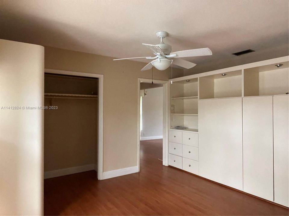 Recently Sold: $680,000 (4 beds, 3 baths, 2392 Square Feet)