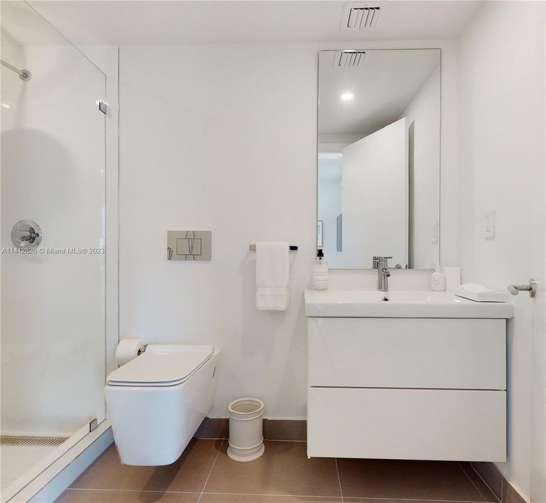 Recently Sold: $1,299,000 (2 beds, 2 baths, 1235 Square Feet)