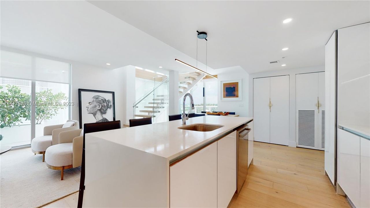 Recently Sold: $1,299,000 (2 beds, 2 baths, 1235 Square Feet)