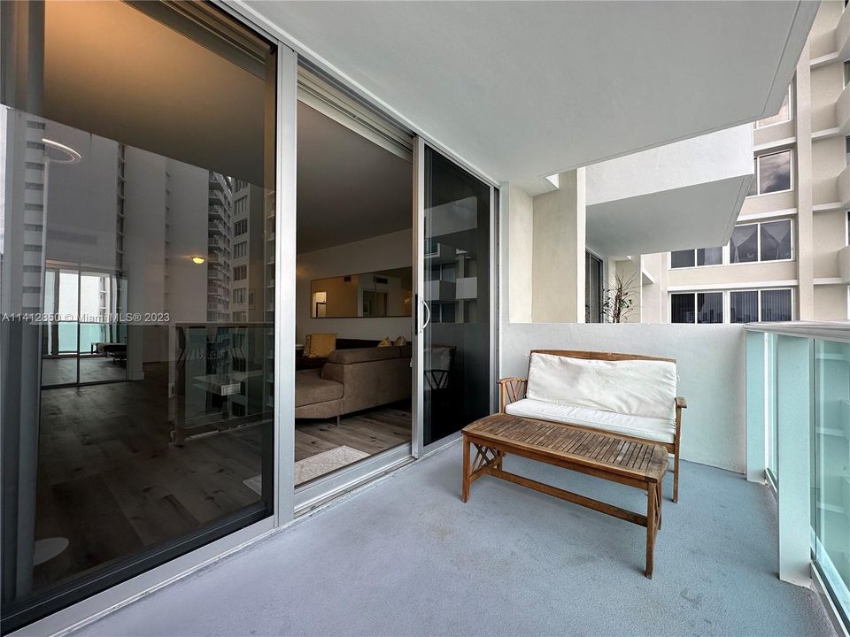 Recently Rented: $3,149 (1 beds, 1 baths, 837 Square Feet)