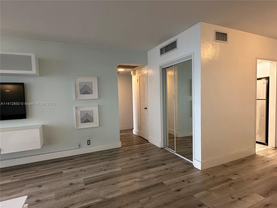 Recently Rented: $3,149 (1 beds, 1 baths, 837 Square Feet)