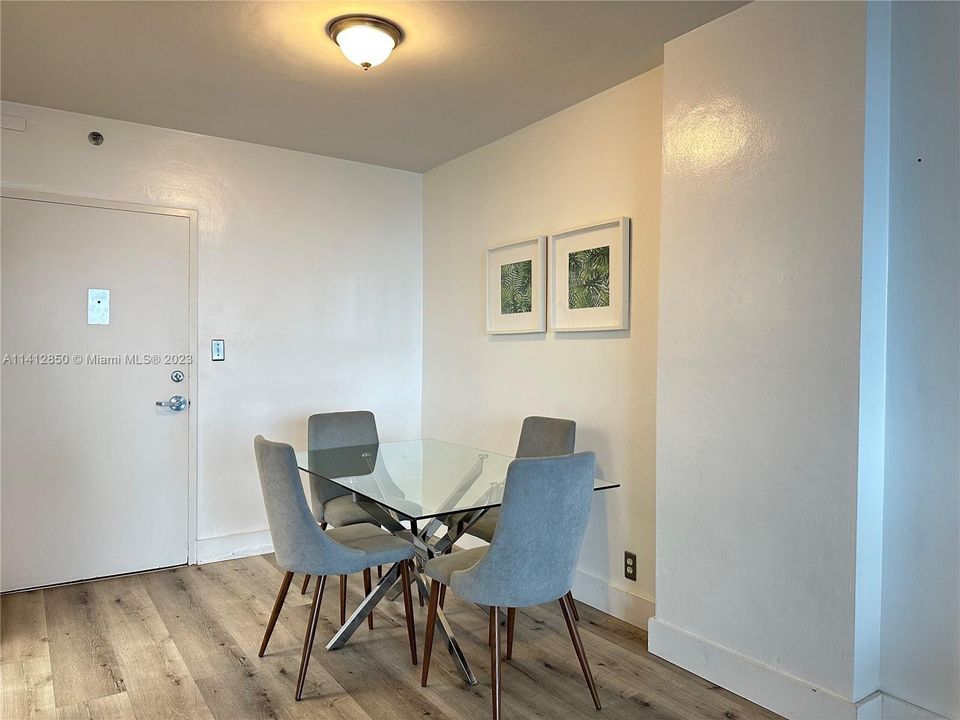 Recently Rented: $3,149 (1 beds, 1 baths, 837 Square Feet)
