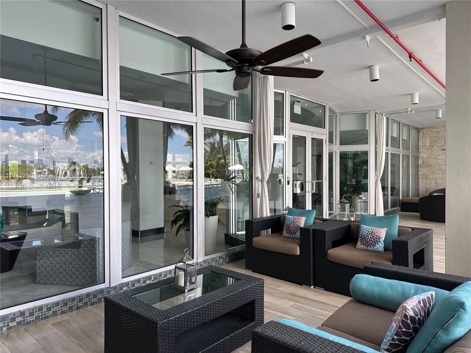 Recently Rented: $3,149 (1 beds, 1 baths, 837 Square Feet)