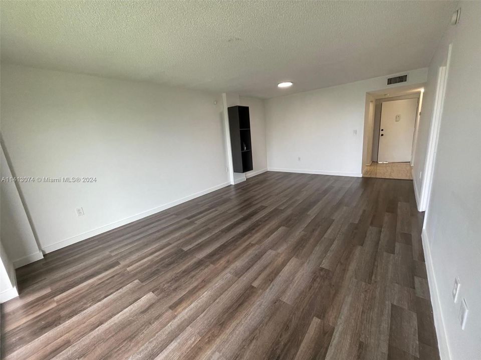 Activo con contrato: $168,000 (1 camas, 1 baños, 840 Pies cuadrados)