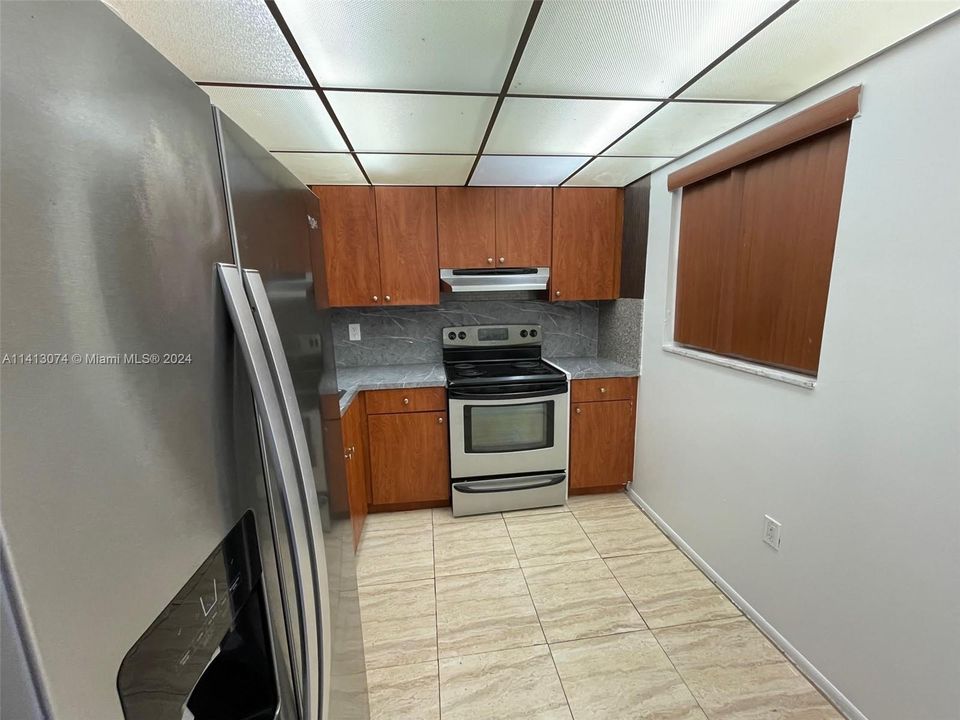 Active With Contract: $168,000 (1 beds, 1 baths, 840 Square Feet)