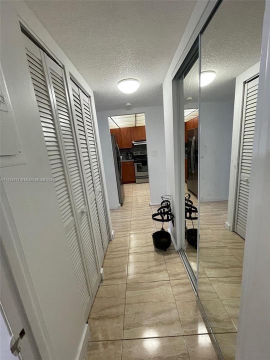 Active With Contract: $168,000 (1 beds, 1 baths, 840 Square Feet)