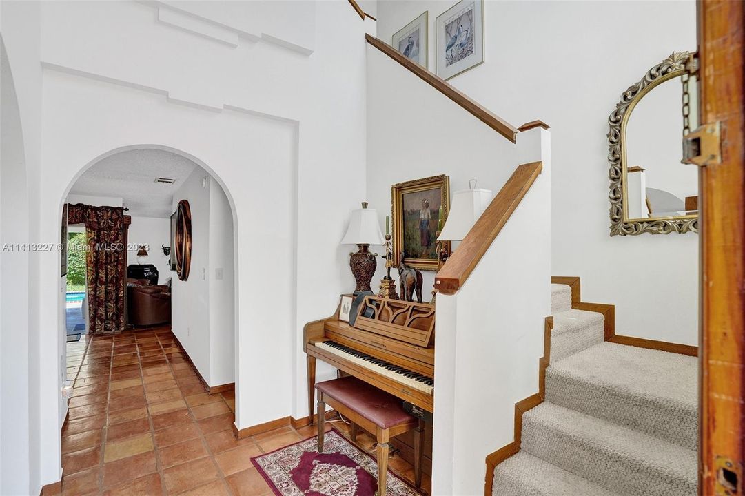 Recently Sold: $579,000 (3 beds, 2 baths, 1816 Square Feet)