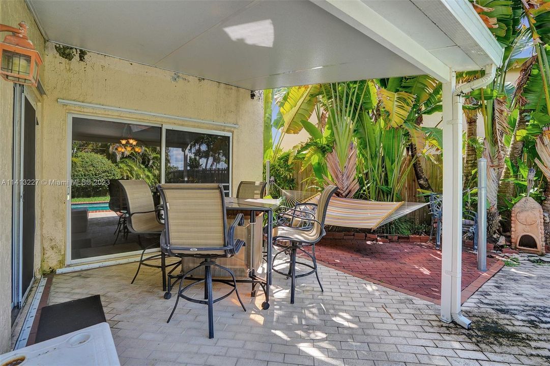 Recently Sold: $579,000 (3 beds, 2 baths, 1816 Square Feet)