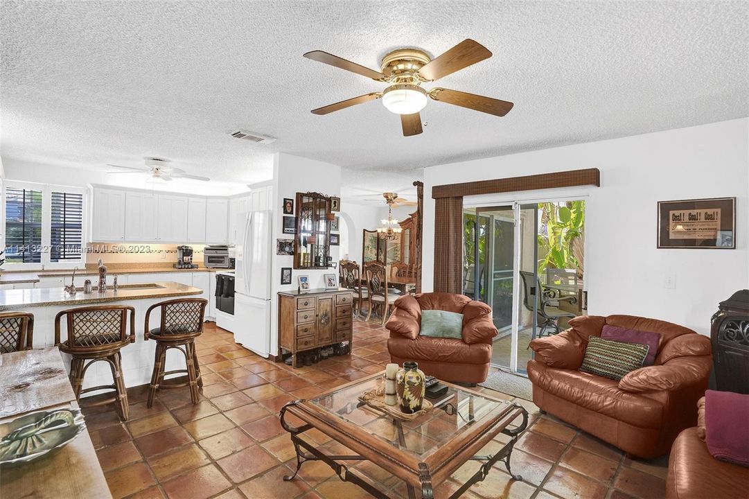 Recently Sold: $579,000 (3 beds, 2 baths, 1816 Square Feet)