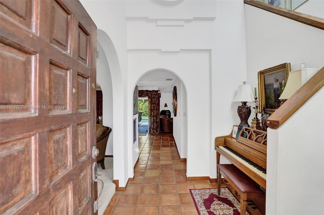 Recently Sold: $579,000 (3 beds, 2 baths, 1816 Square Feet)