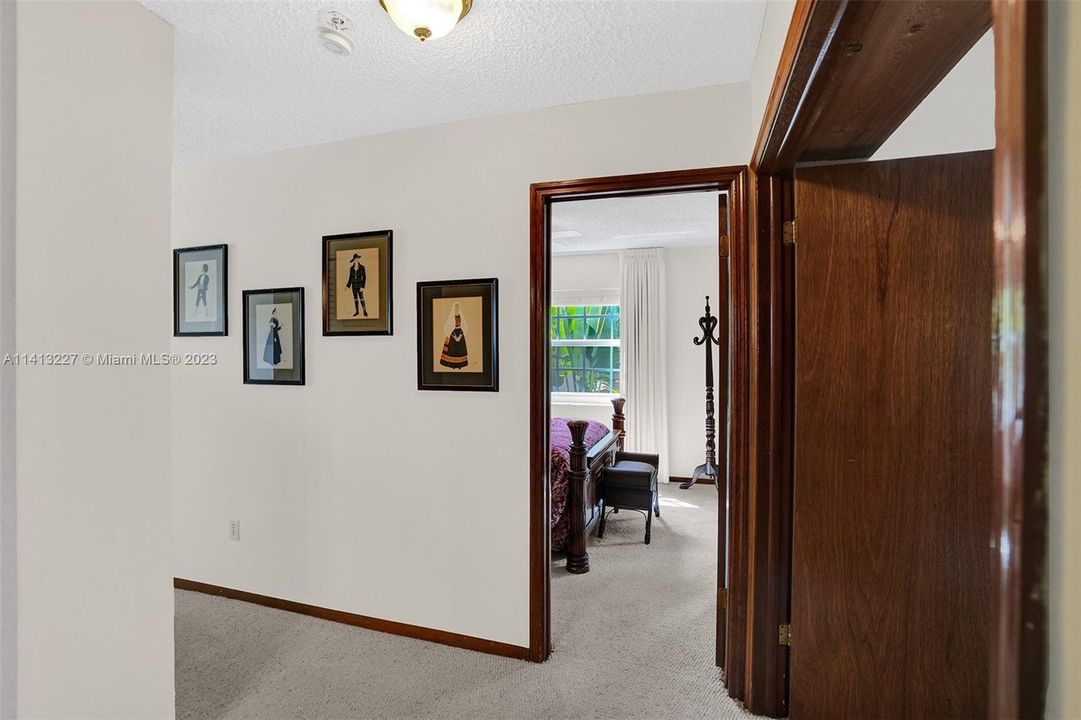 Recently Sold: $579,000 (3 beds, 2 baths, 1816 Square Feet)
