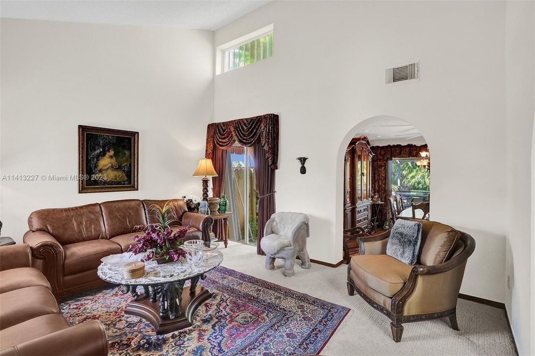 Recently Sold: $579,000 (3 beds, 2 baths, 1816 Square Feet)