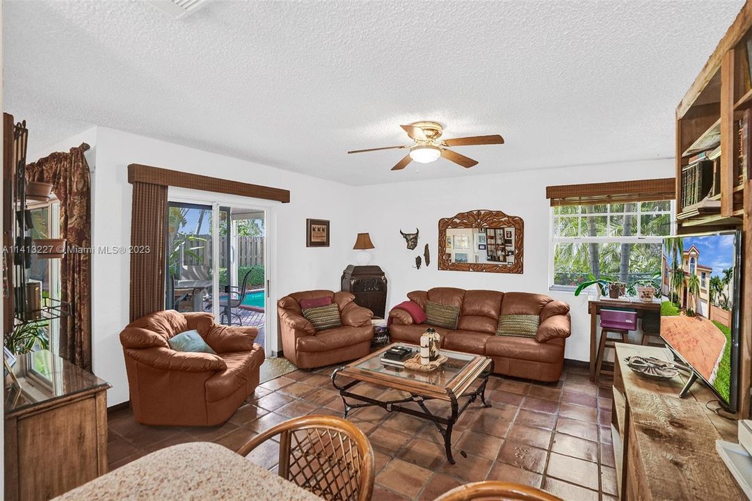 Recently Sold: $579,000 (3 beds, 2 baths, 1816 Square Feet)
