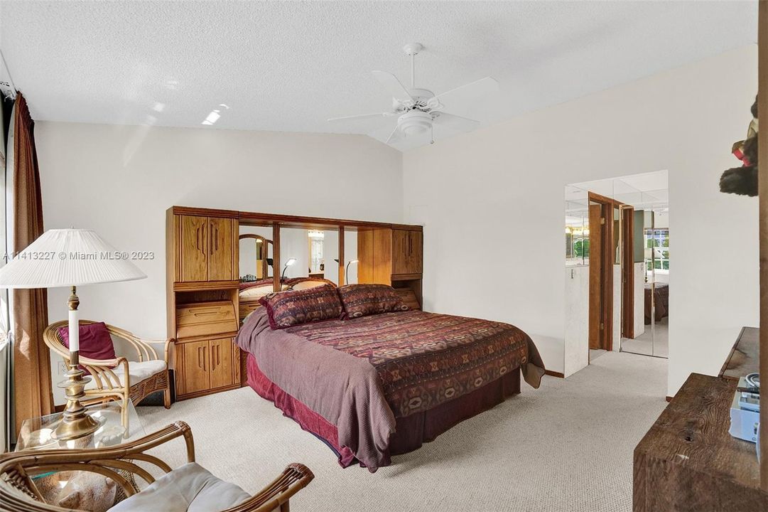 Recently Sold: $579,000 (3 beds, 2 baths, 1816 Square Feet)