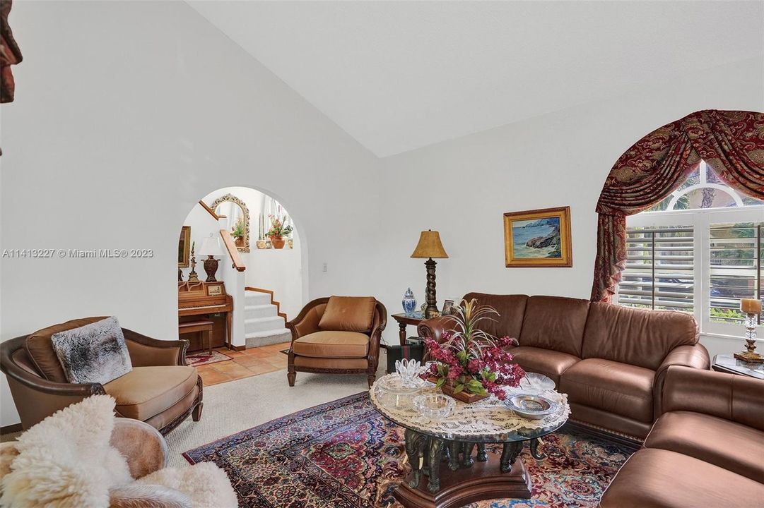 Recently Sold: $579,000 (3 beds, 2 baths, 1816 Square Feet)