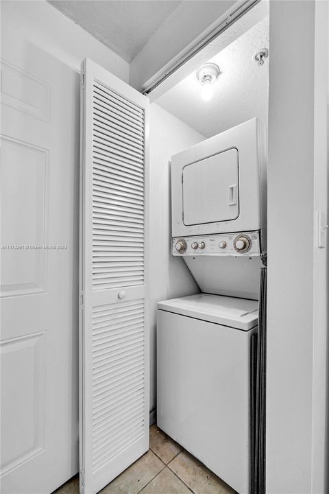 WASHER & DRYER INSIDE THE UNIT,