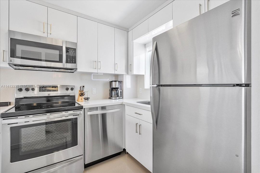 Recently Sold: $405,000 (1 beds, 1 baths, 718 Square Feet)