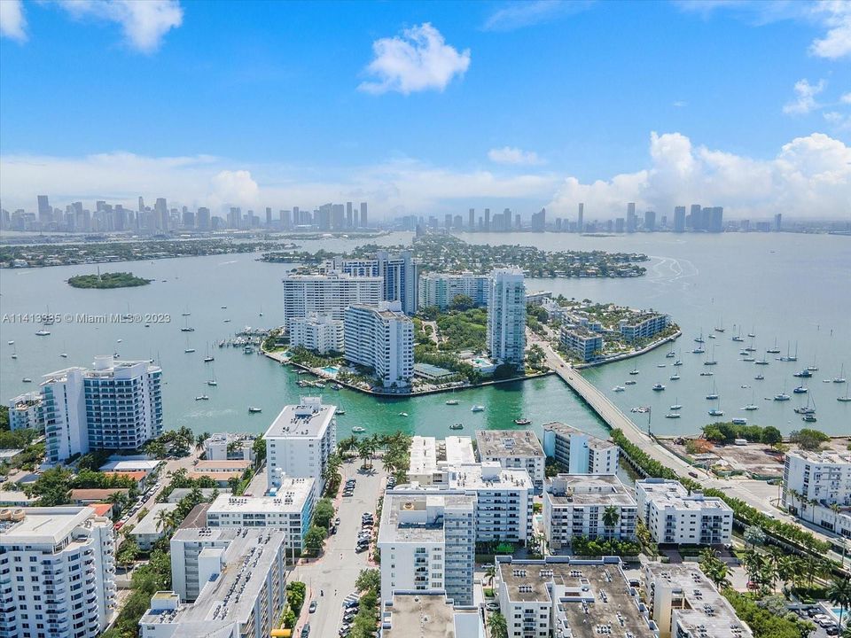 Recently Sold: $405,000 (1 beds, 1 baths, 718 Square Feet)