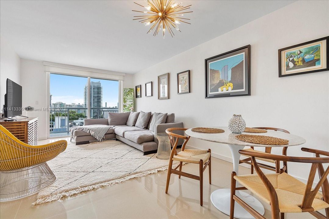 Recently Sold: $405,000 (1 beds, 1 baths, 718 Square Feet)