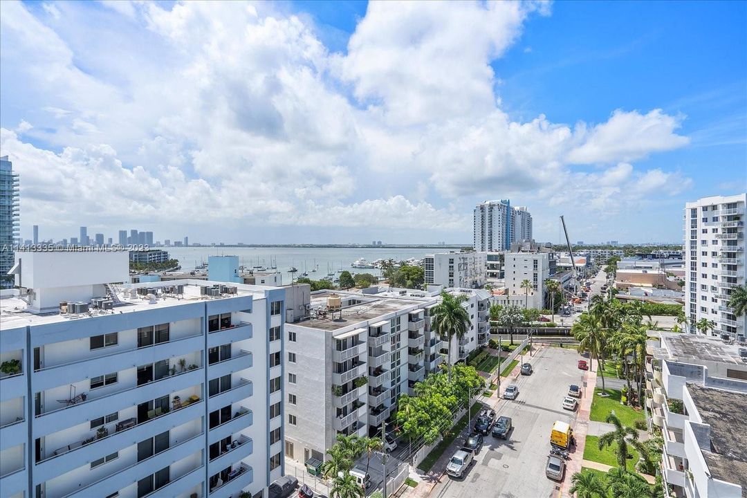 Recently Sold: $405,000 (1 beds, 1 baths, 718 Square Feet)