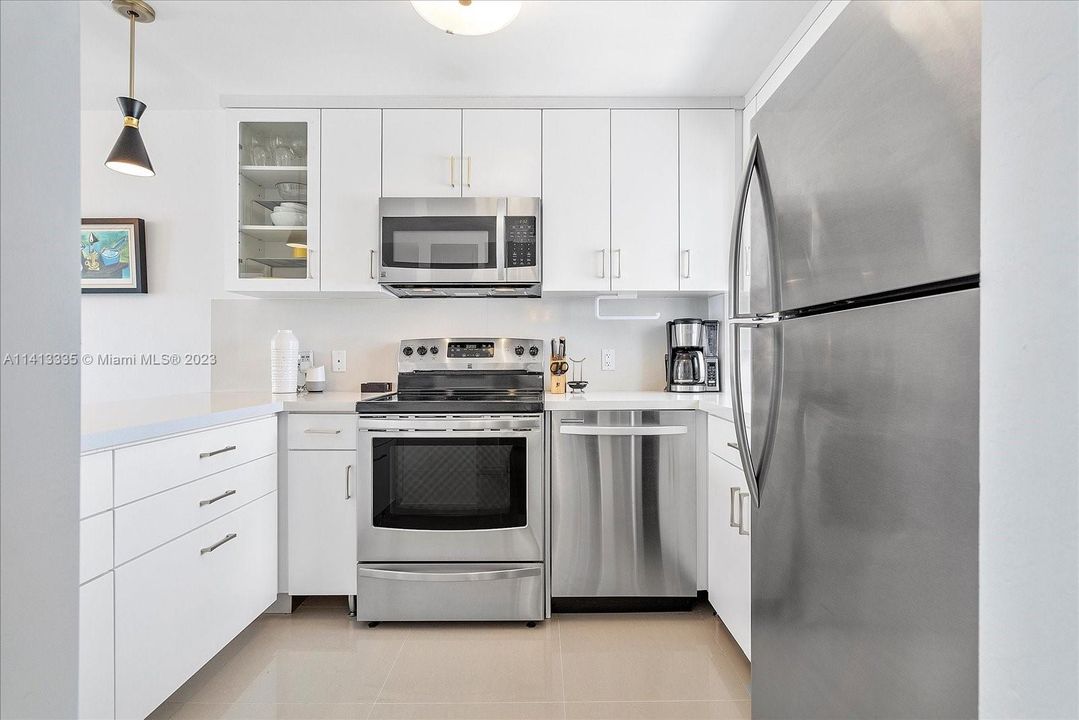 Recently Sold: $405,000 (1 beds, 1 baths, 718 Square Feet)