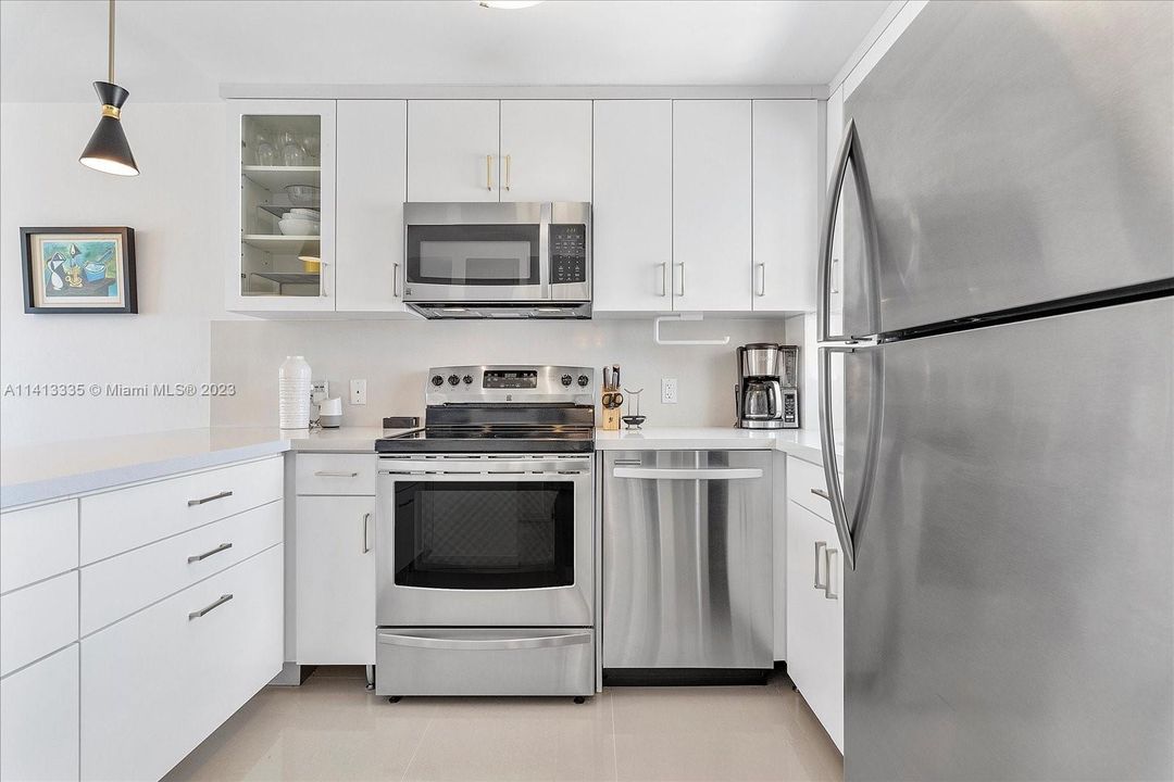 Recently Sold: $405,000 (1 beds, 1 baths, 718 Square Feet)