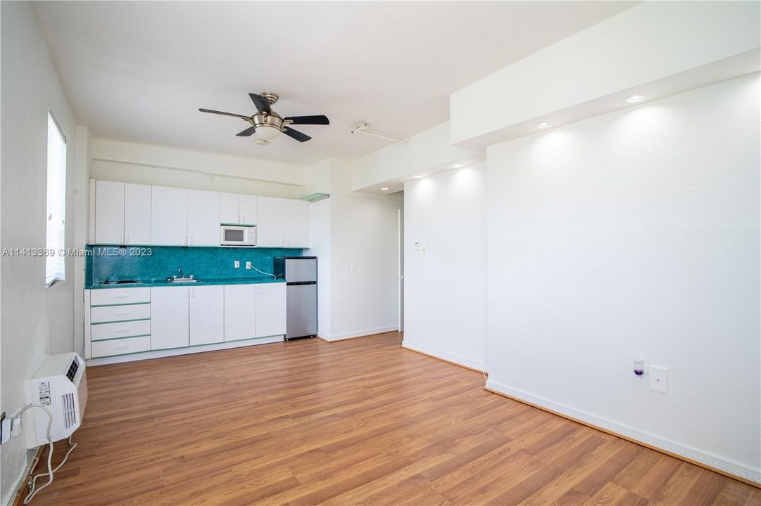 Recently Rented: $1,750 (0 beds, 1 baths, 340 Square Feet)