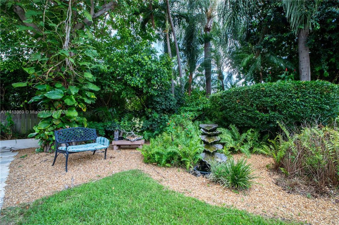 Recently Rented: $1,750 (0 beds, 1 baths, 340 Square Feet)