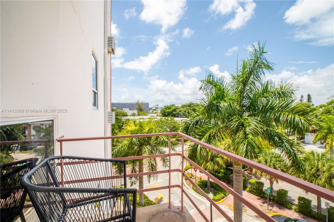 Recently Rented: $1,750 (0 beds, 1 baths, 340 Square Feet)