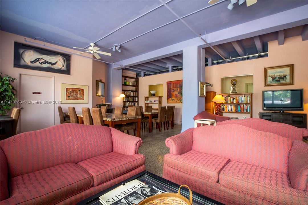 Recently Rented: $1,750 (0 beds, 1 baths, 340 Square Feet)