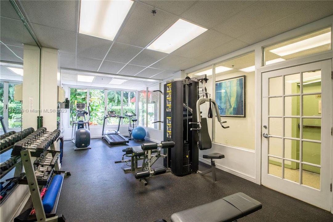 Recently Rented: $1,750 (0 beds, 1 baths, 340 Square Feet)