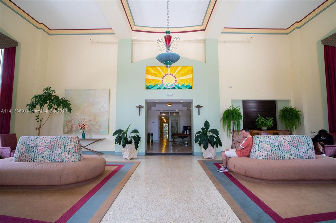 Recently Rented: $1,750 (0 beds, 1 baths, 340 Square Feet)