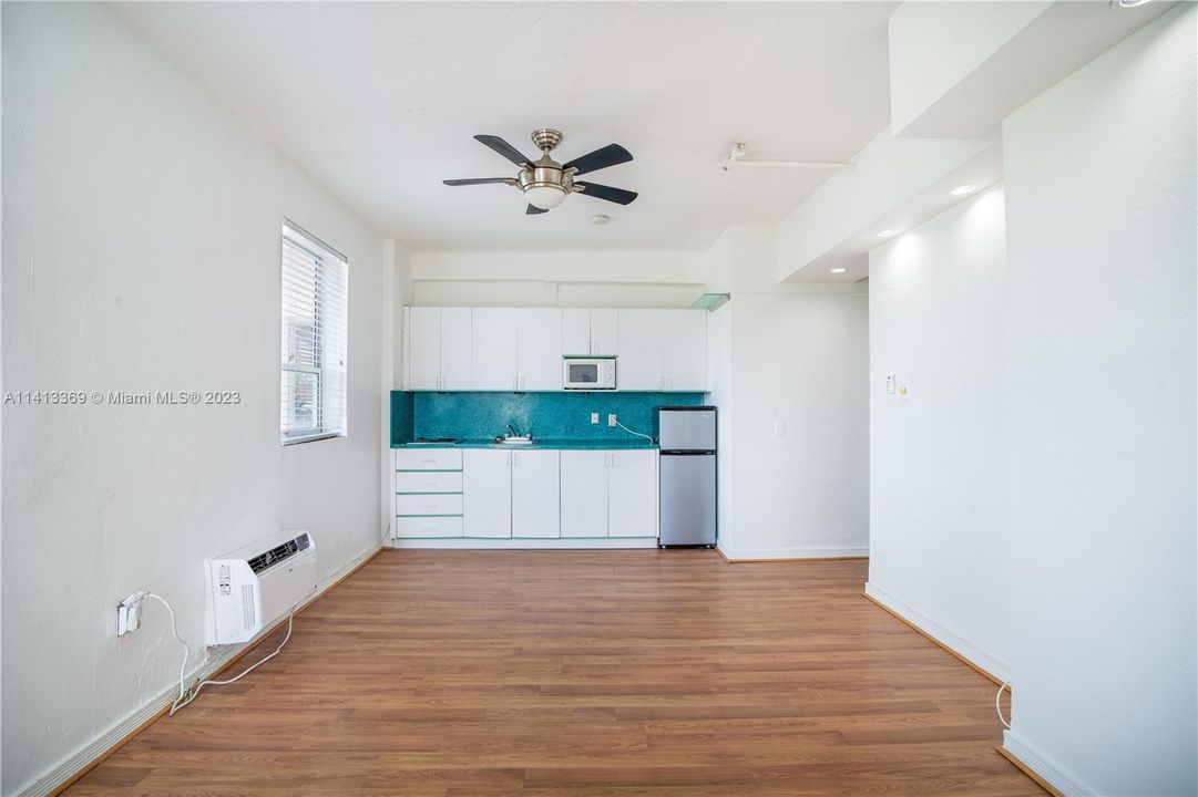 Recently Rented: $1,750 (0 beds, 1 baths, 340 Square Feet)