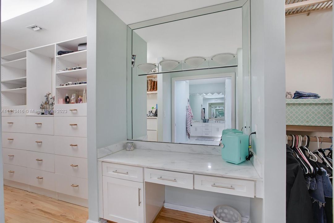 Recently Sold: $1,725,000 (5 beds, 3 baths, 3865 Square Feet)