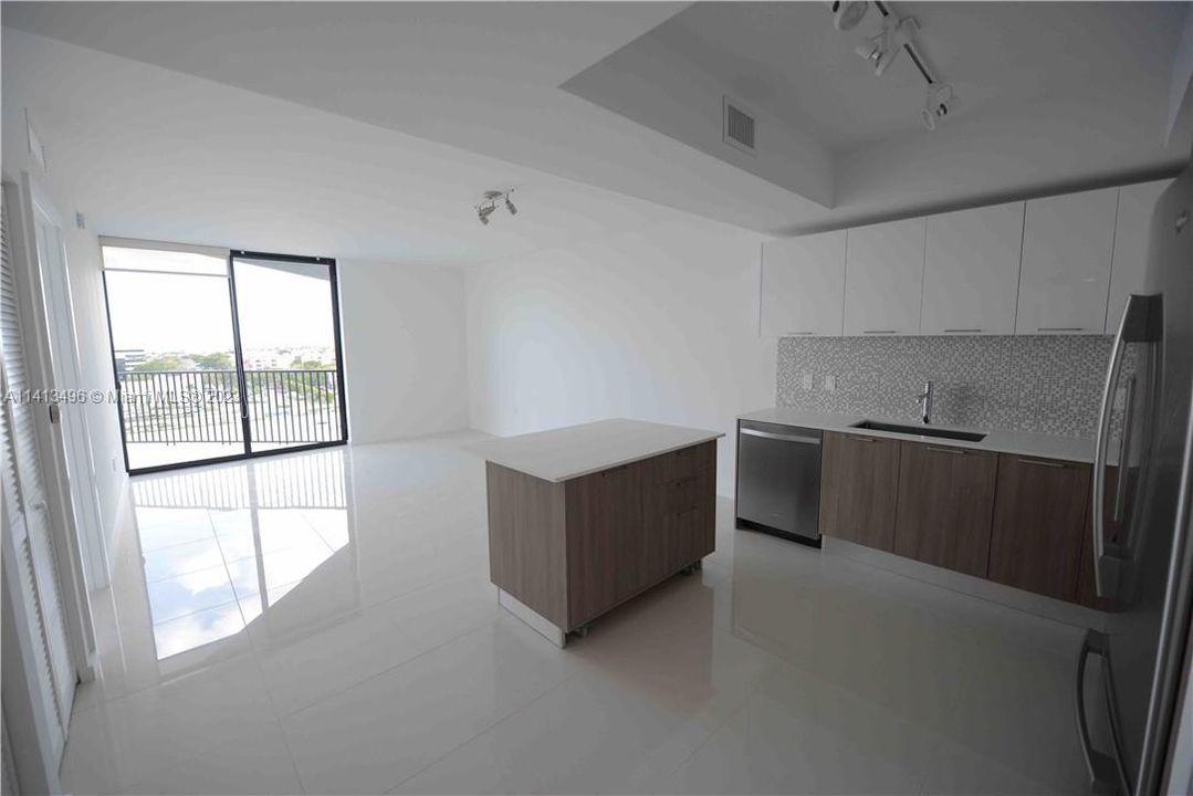 最近租的: $2,600 (1 贝兹, 1 浴室, 688 平方英尺)