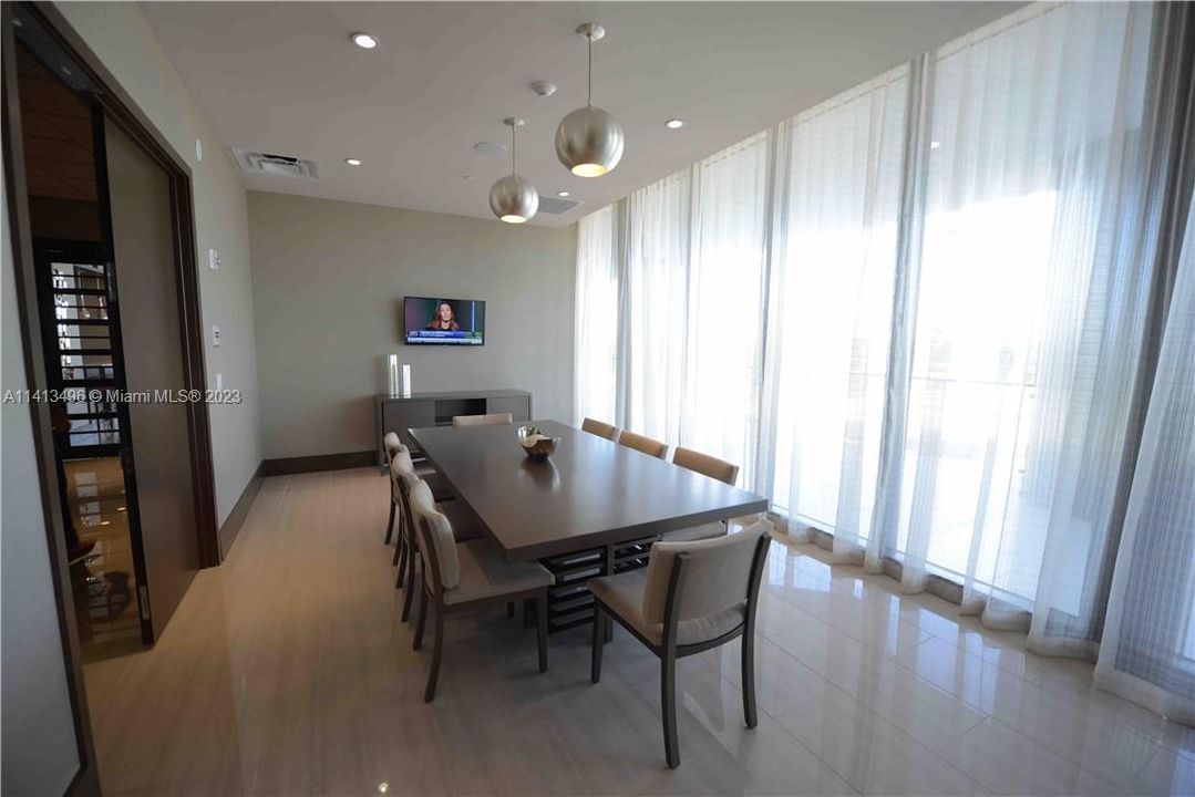 最近租的: $2,600 (1 贝兹, 1 浴室, 688 平方英尺)