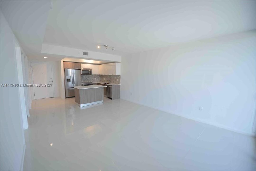 最近租的: $2,600 (1 贝兹, 1 浴室, 688 平方英尺)