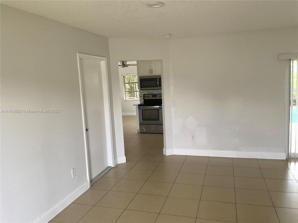 Recently Rented: $3,500 (4 beds, 2 baths, 1605 Square Feet)