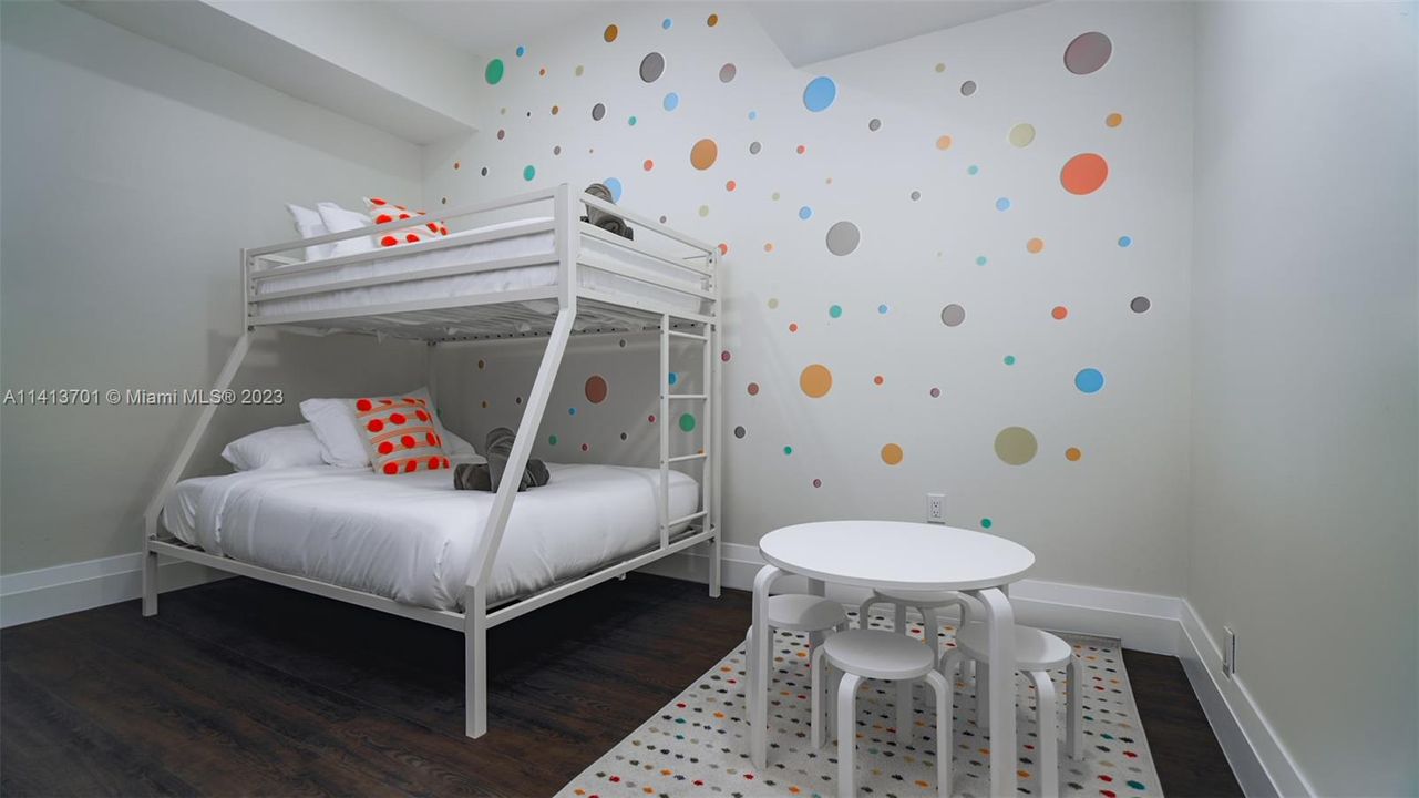 Recently Rented: $28,000 (9 beds, 6 baths, 8582 Square Feet)