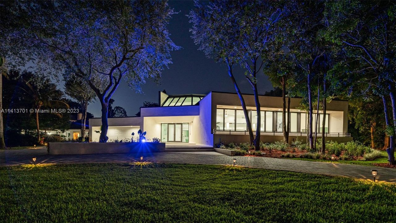 Recently Rented: $28,000 (9 beds, 6 baths, 8582 Square Feet)