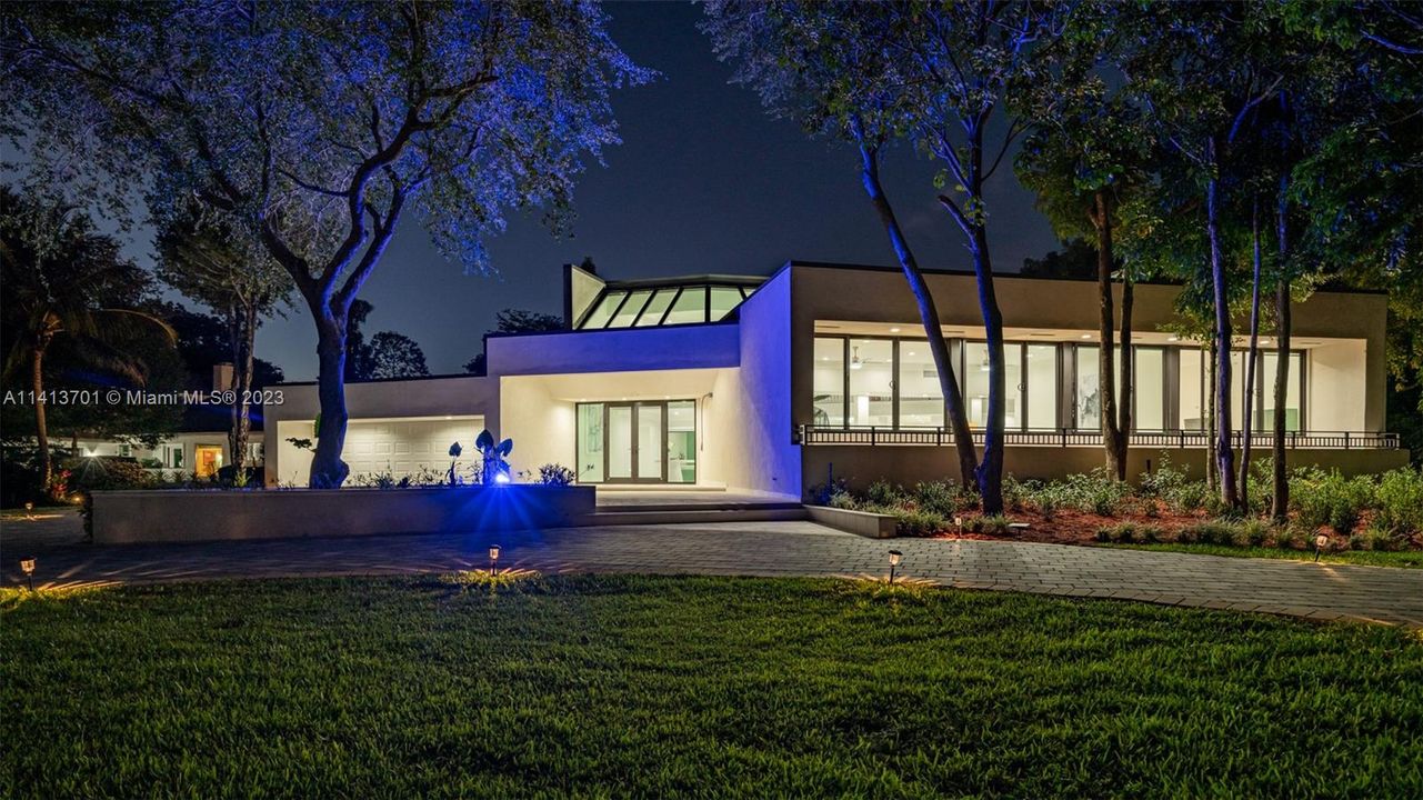 Recently Rented: $28,000 (9 beds, 6 baths, 8582 Square Feet)