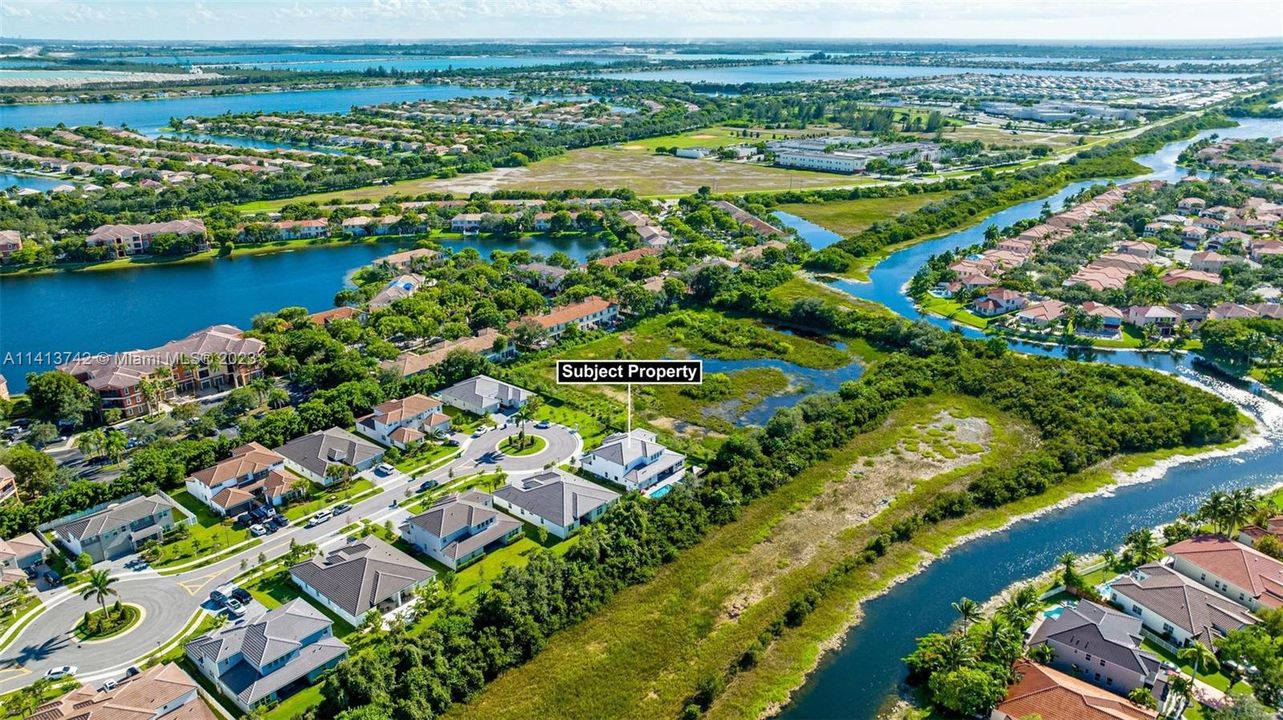 最近售出: $2,199,000 (6 贝兹, 5 浴室, 4194 平方英尺)