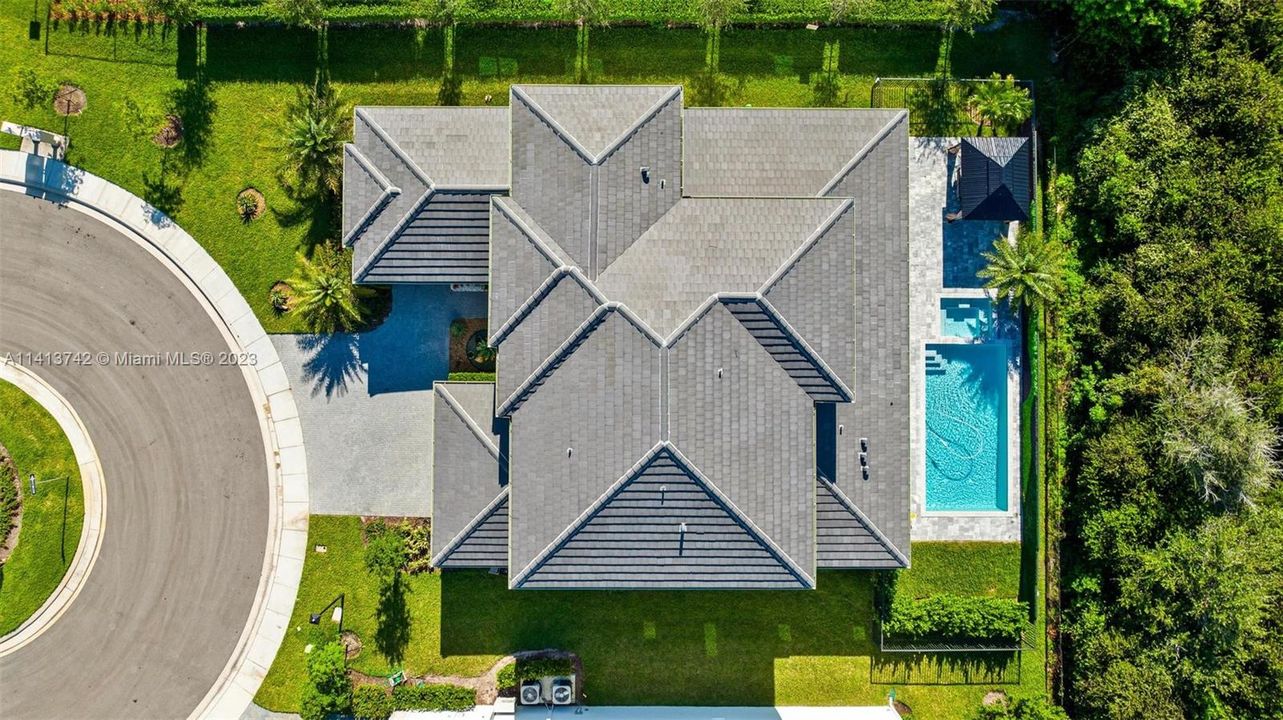 最近售出: $2,199,000 (6 贝兹, 5 浴室, 4194 平方英尺)