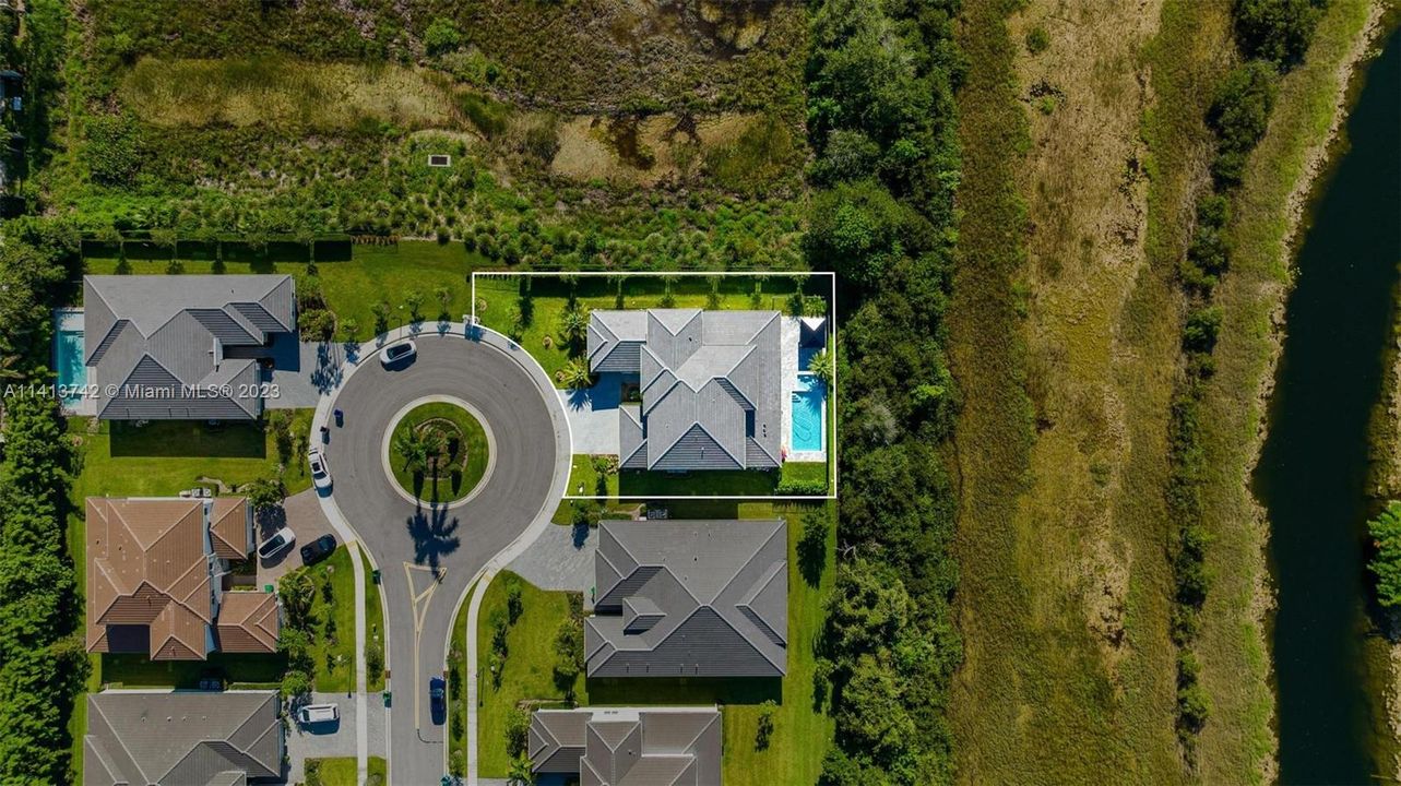 最近售出: $2,199,000 (6 贝兹, 5 浴室, 4194 平方英尺)