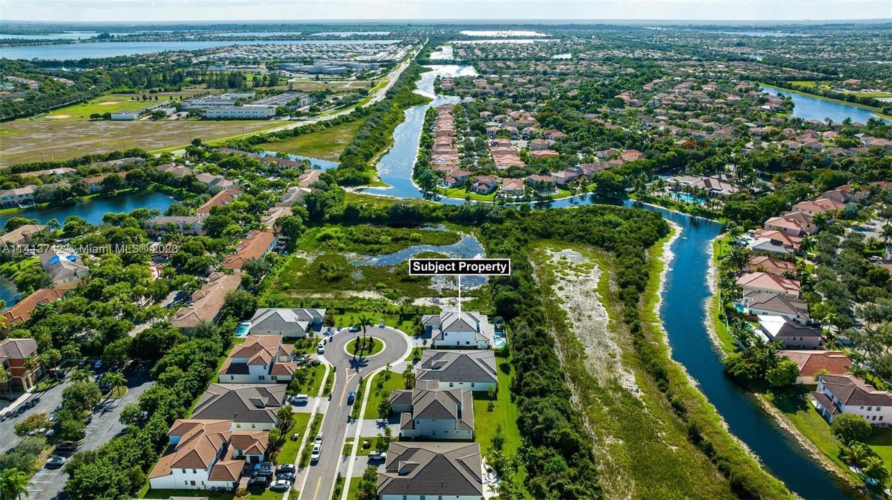 最近售出: $2,199,000 (6 贝兹, 5 浴室, 4194 平方英尺)