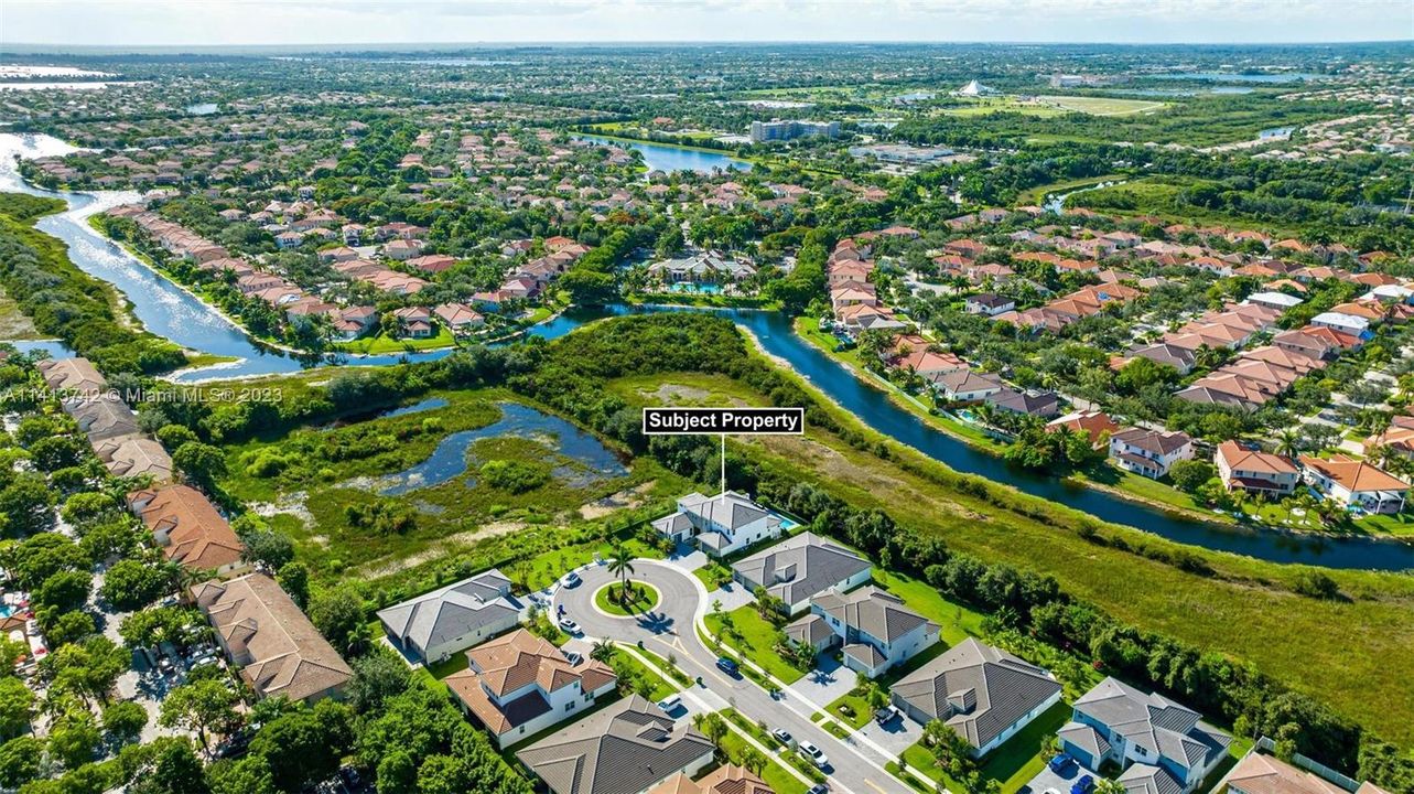 最近售出: $2,199,000 (6 贝兹, 5 浴室, 4194 平方英尺)