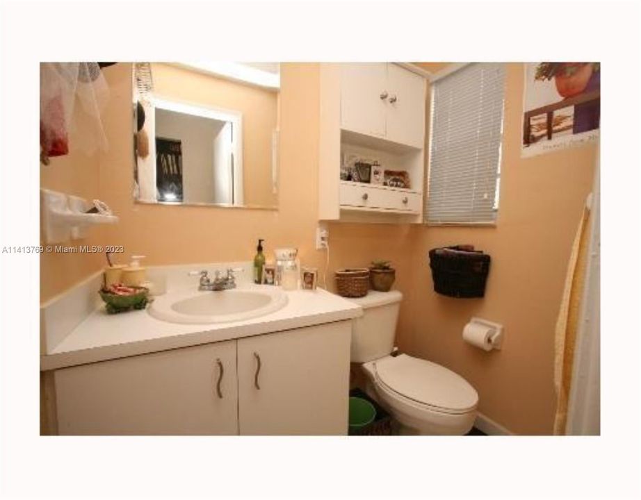 Недавно арендовано: $2,350 (2 спален, 1 ванн, 900 Квадратных фут)