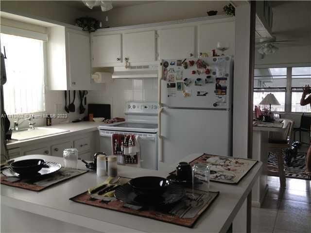 Recently Rented: $1,600 (1 beds, 1 baths, 684 Square Feet)