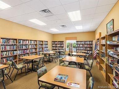 Recently Rented: $1,600 (1 beds, 1 baths, 684 Square Feet)