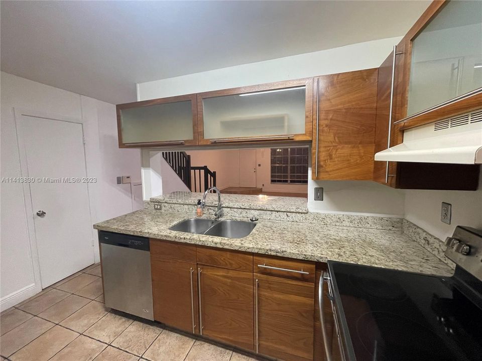 Recently Rented: $2,850 (2 beds, 2 baths, 1258 Square Feet)